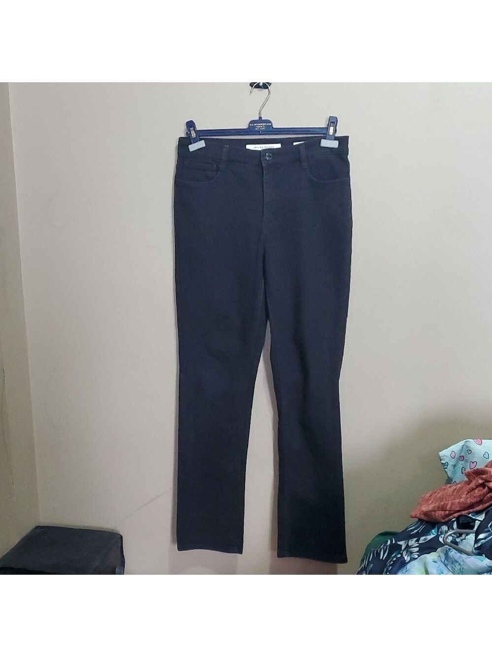 Jones New York Black Lexington Straight Jeans Size 10